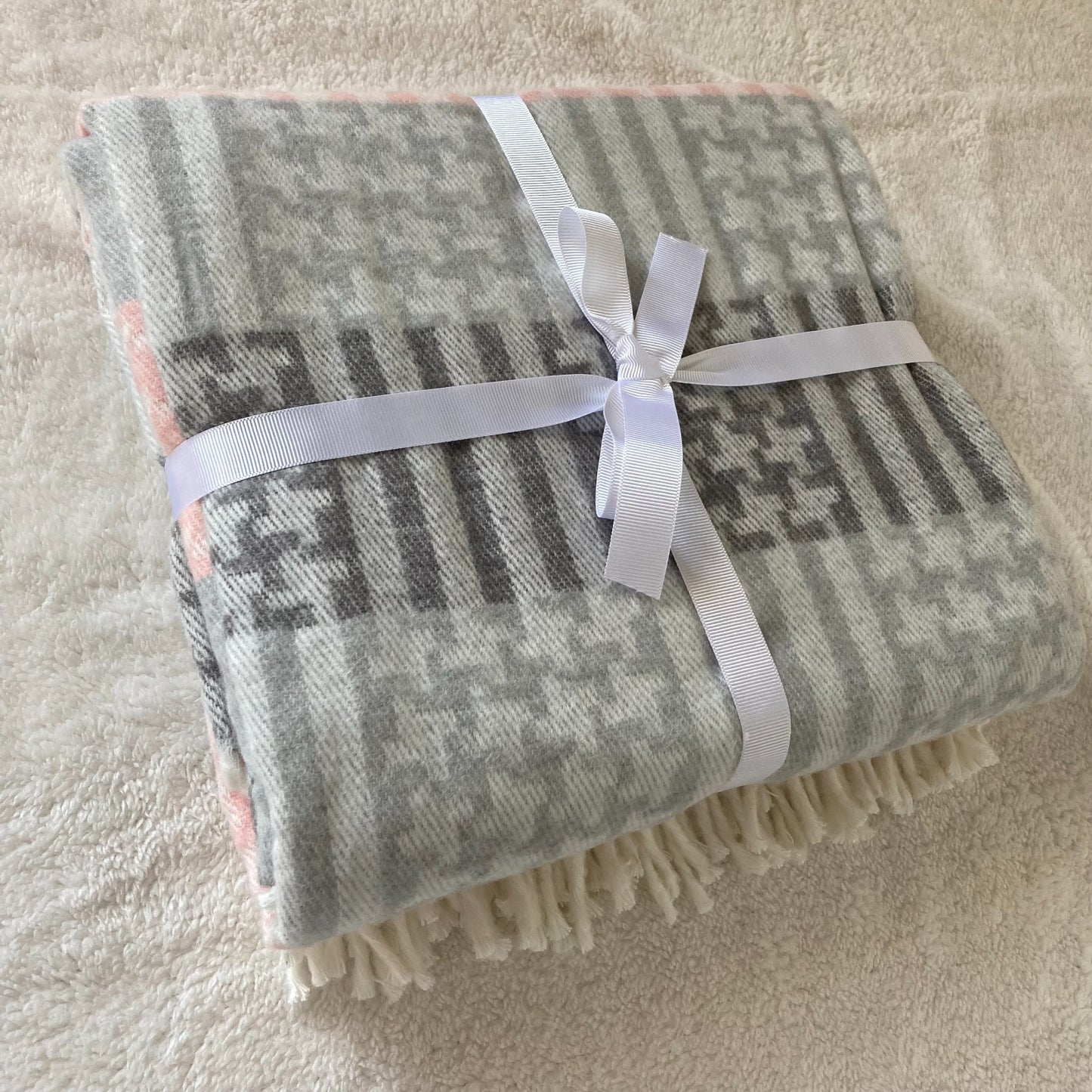 Ultra soft elegance blanket - Size 130X180 CM - Barcode 4860122510452