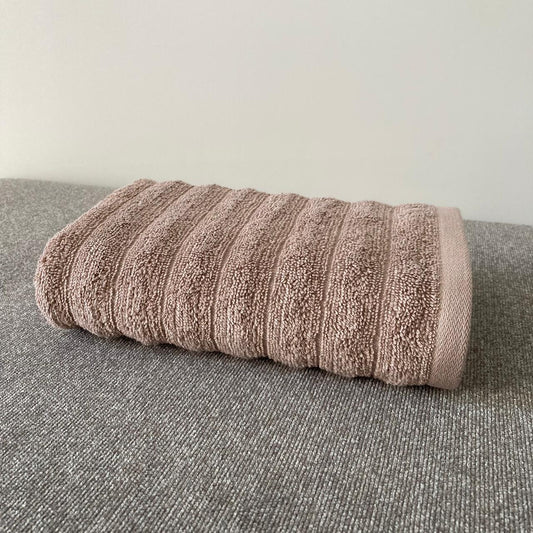 Face towel 100% cotton - Double stitching - 450 GSM - Waves design - Size 50x90 CM - Barcode 4860122510308